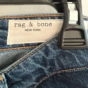 Rag & Bone Dre style Featherweight Denim low rise boyfriend jean. New! Size 28